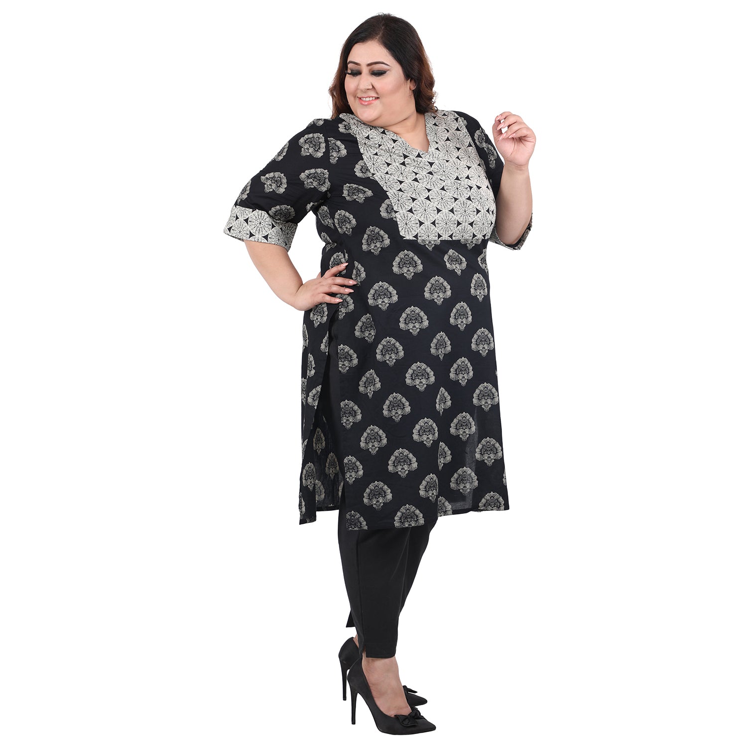 Printed Black and White Color Combination Short Kurti Manufacturers Delhi,  Online Printed Black and White Color Combination Short Kurti Wholesale  Suppliers India